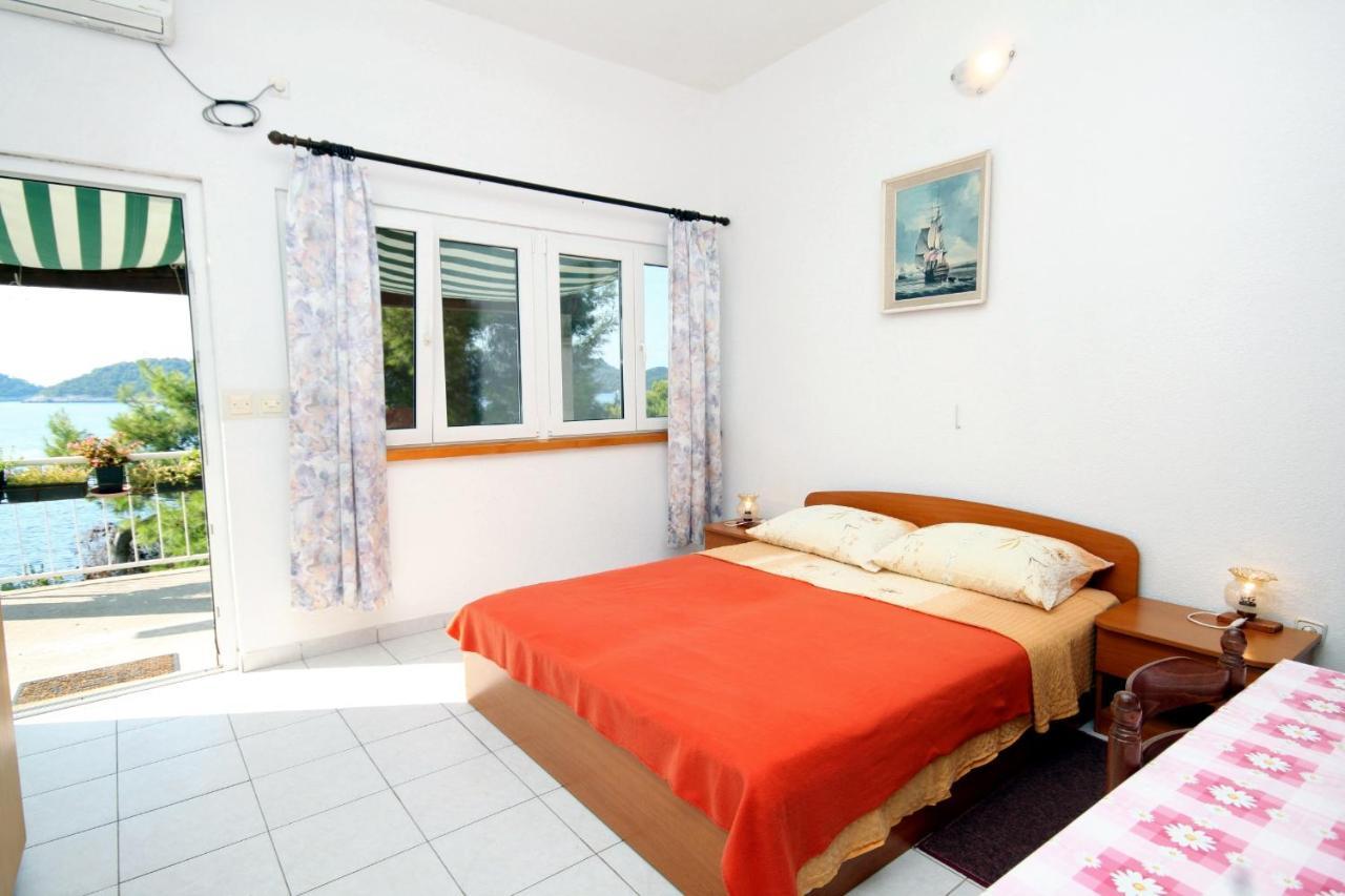 Apartments By The Sea Ubli, Lastovo - 8354 Uble Esterno foto